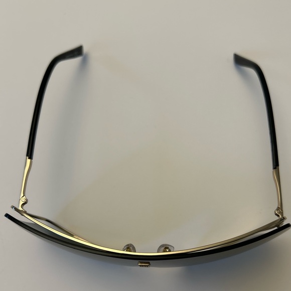 New Givenchy - Picture 4 of 4